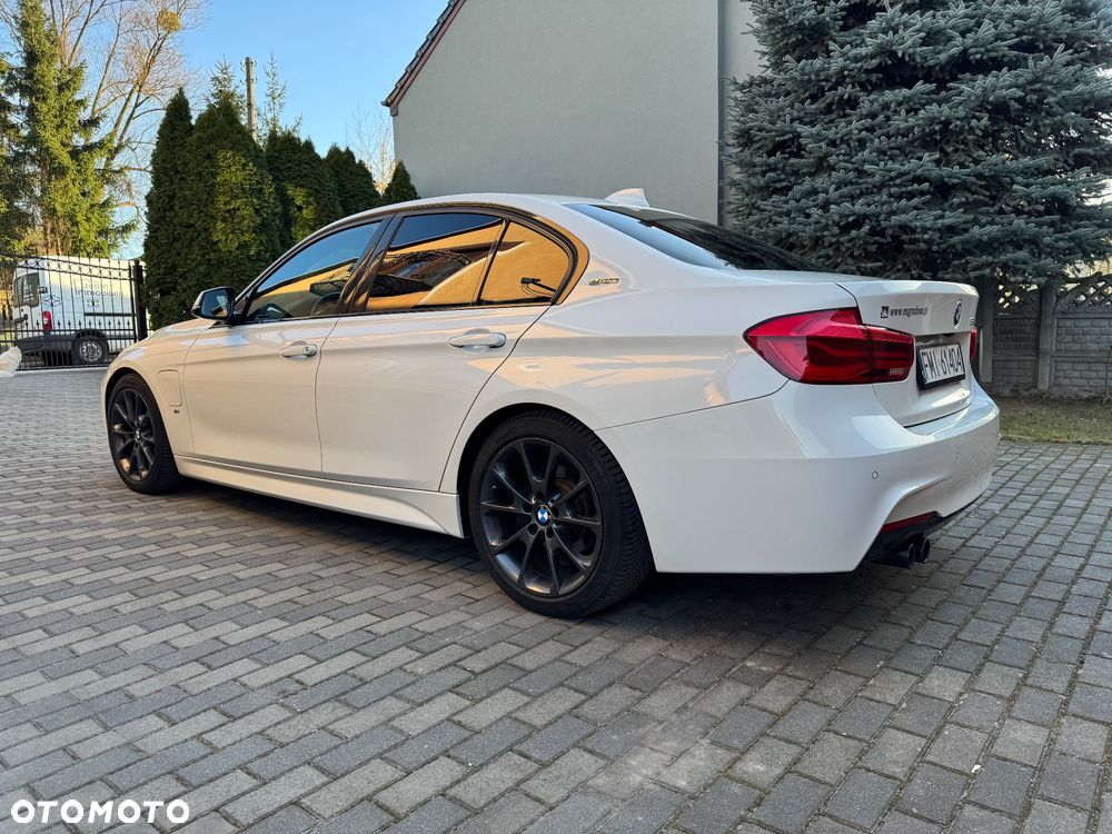 BMW Seria 3 330e iPerformance M Sport - 8