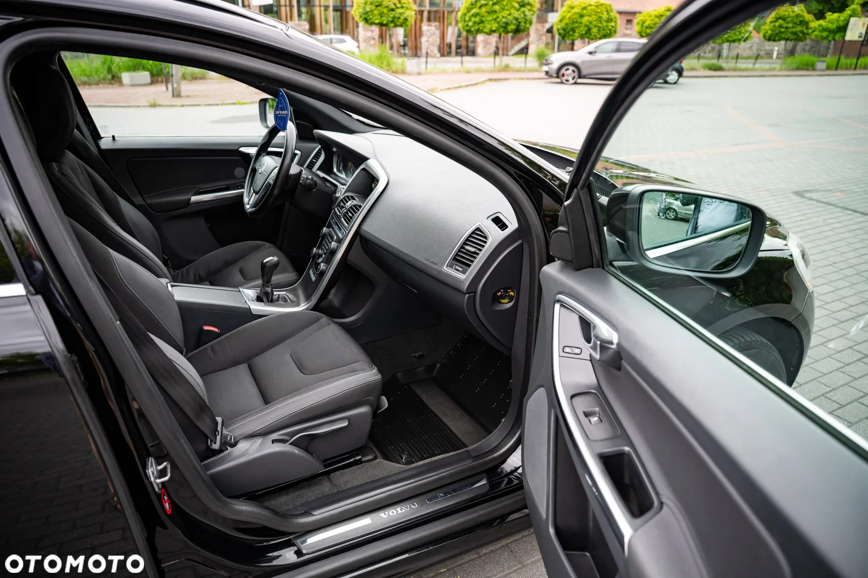 Volvo XC 60 D4 Momentum - 23