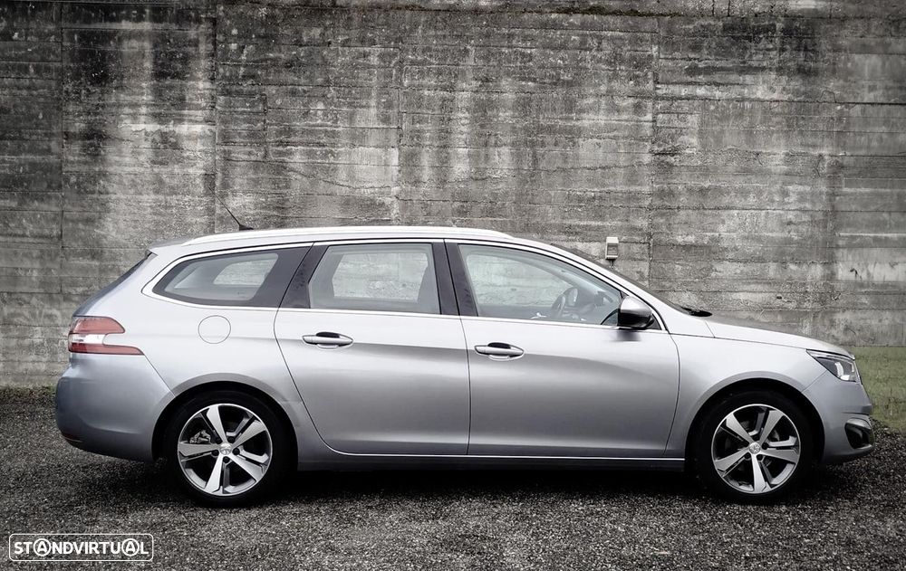 Peugeot 308 SW 1.2 PureTech Allure J17 - 18