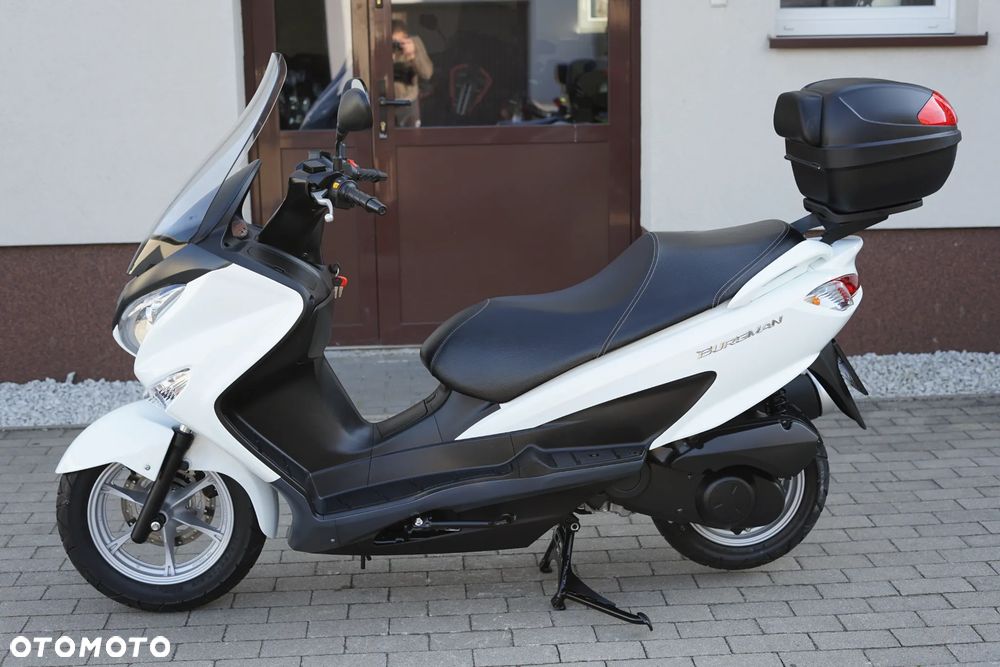 Suzuki Burgman - 20