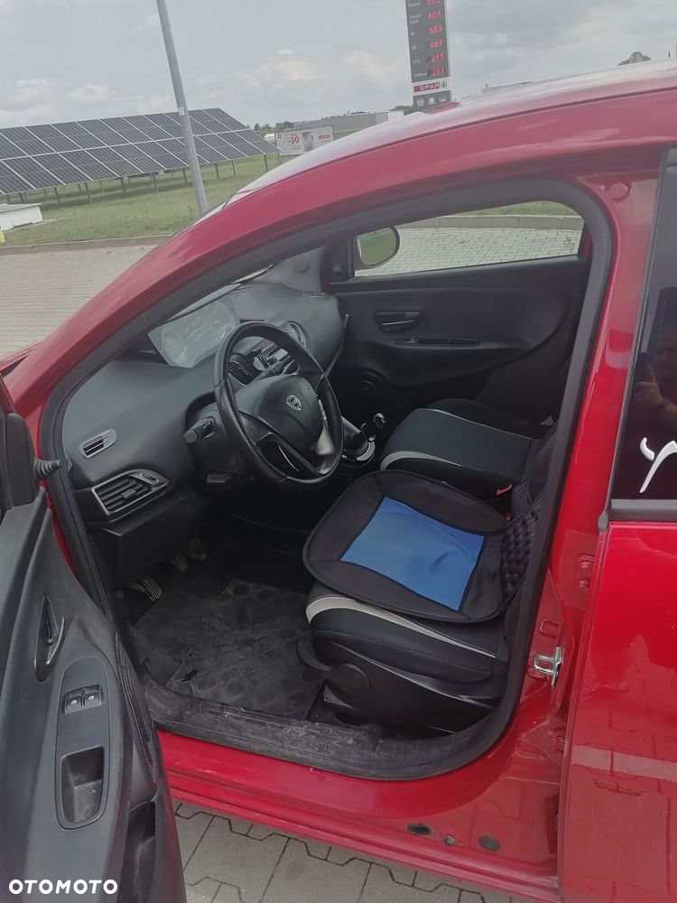 Lancia Ypsilon 1.2 8V Elefantino S&S - 11