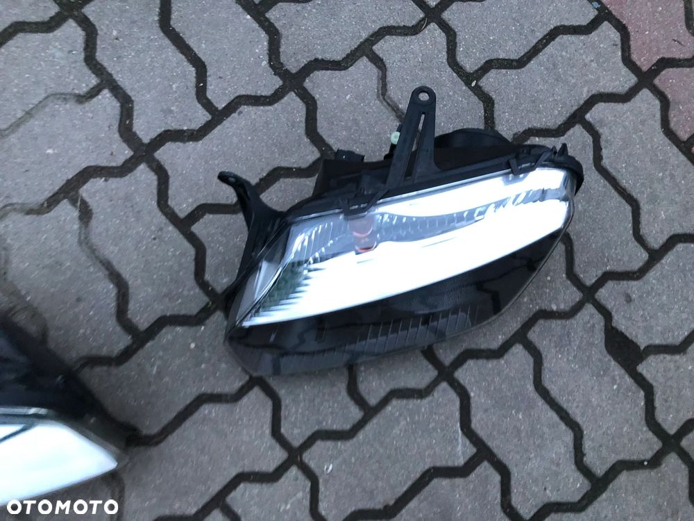Dacia Duster II Led Europa Lampa lewa 260609367r - 3