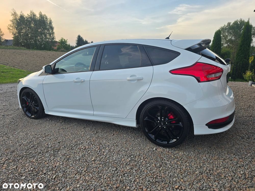 Ford Focus - 13