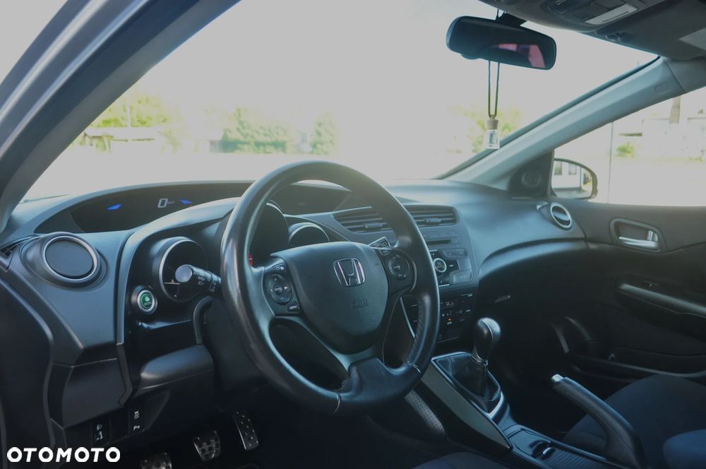 Honda Civic 1.8 i-VTEC Sport - 13
