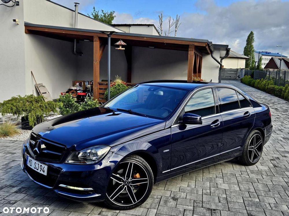 Mercedes-Benz Klasa C 180 CGI BlueEFFICIENCY Avantgarde - 5