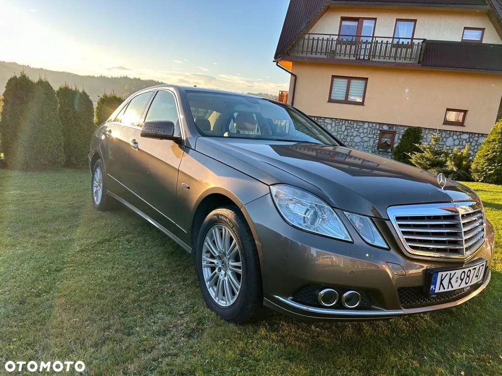 Mercedes-Benz Klasa E 200 T BlueEFFICIENCY 7G-TRONIC Elegance - 1