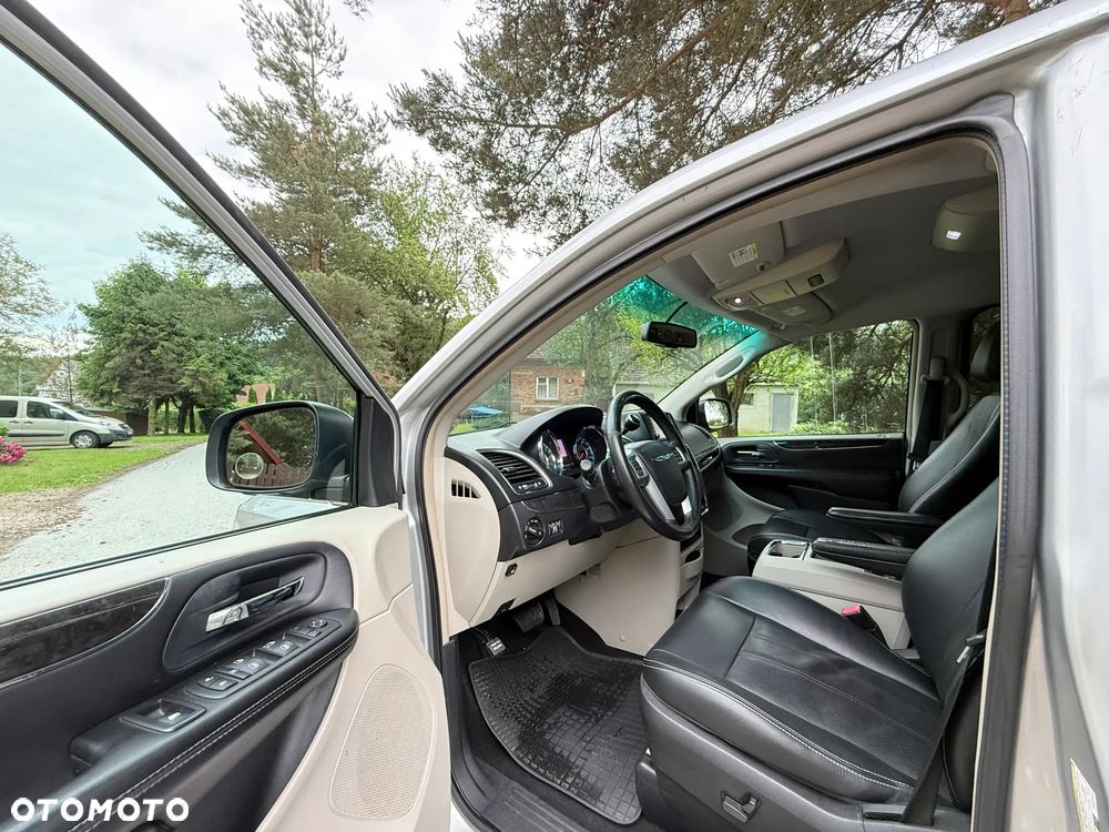 Chrysler Town & Country 3.6 Touring - 14