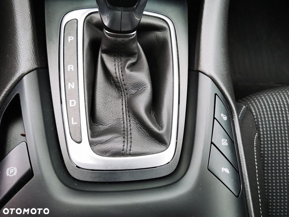 Ford Mondeo 2.0 Hybrid Titanium - 29