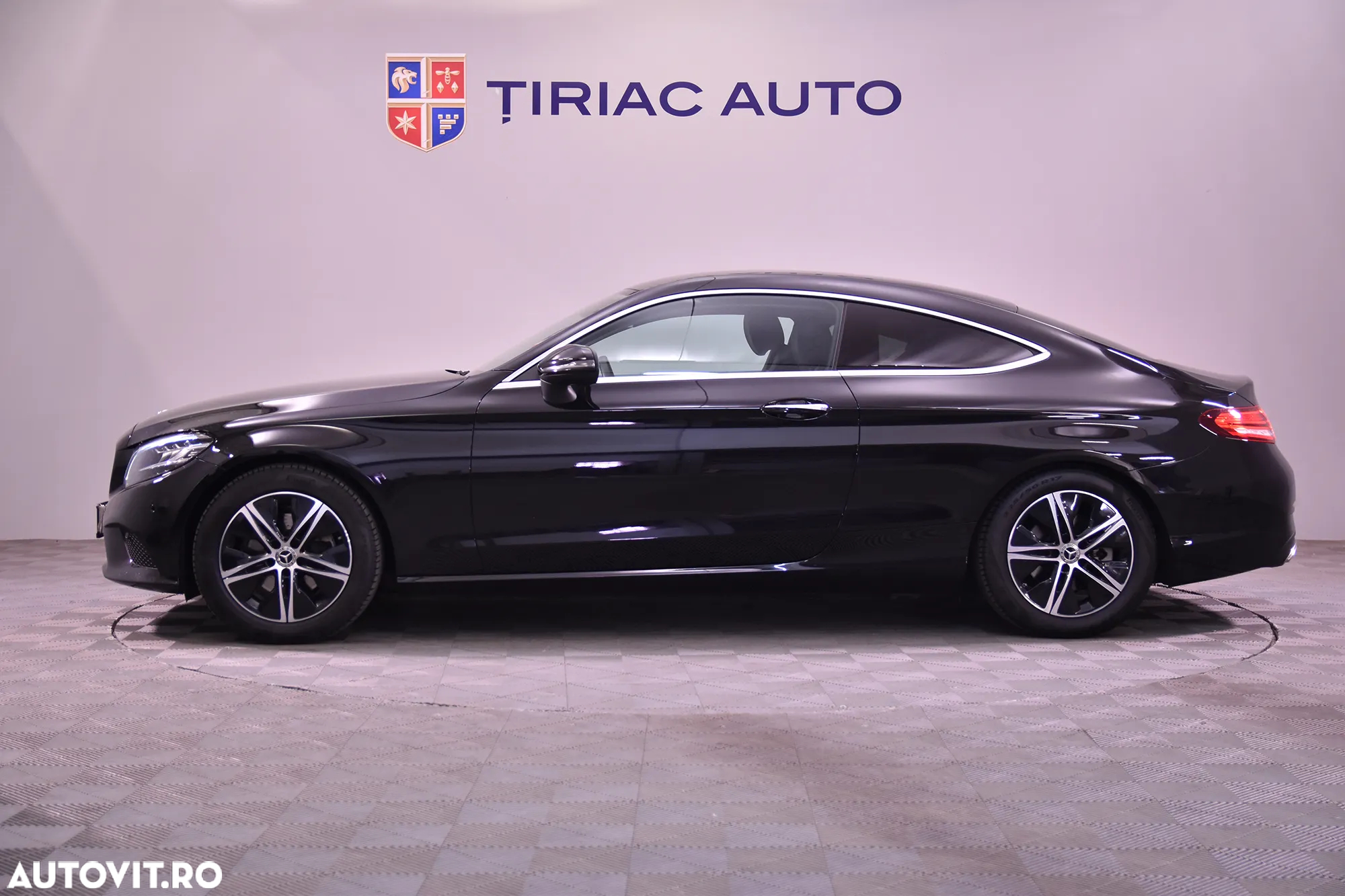 Mercedes-Benz C 200 Coupe Aut. - 2