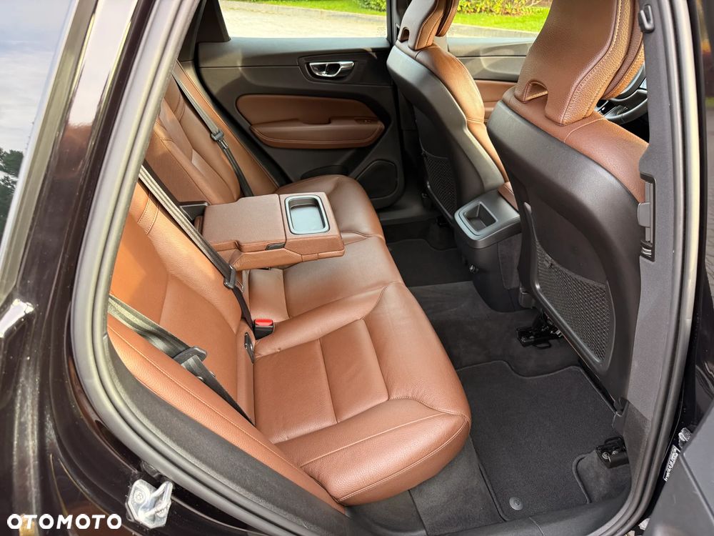 Volvo XC 60 B4 D AWD Geartronic Inscription - 33