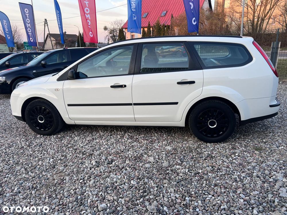 Ford Focus 1.4 Ambiente - 4