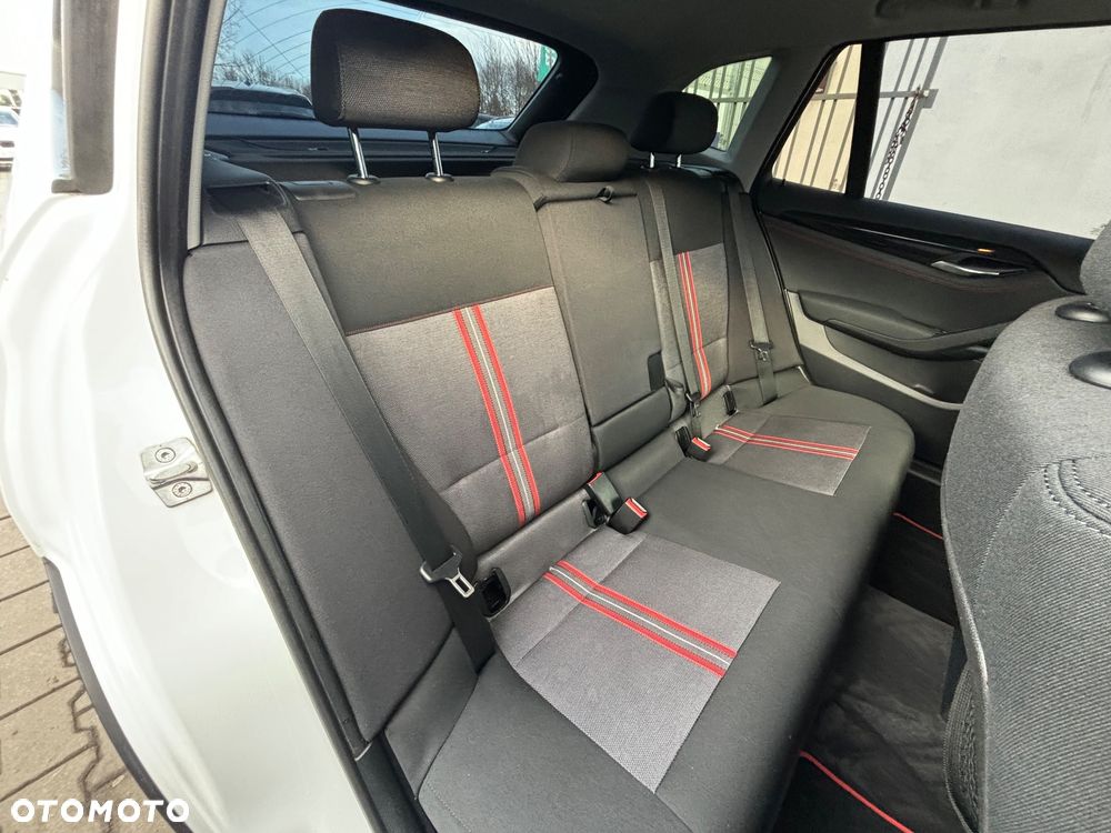 BMW X1 sDrive18d Sport Line - 17