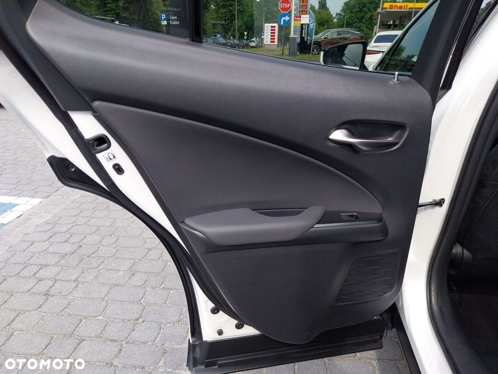 Lexus UX 300h Business - 14
