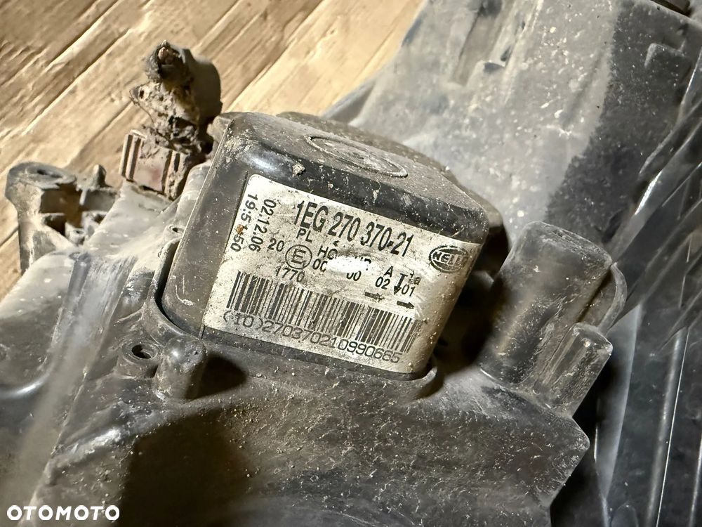Lampa przód OPEL ASTRA III  prawa 1EG270370 - 16