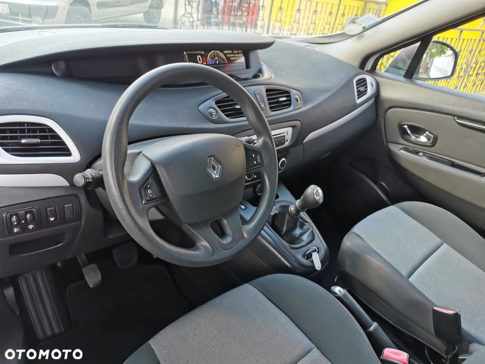 Renault Scenic - 11