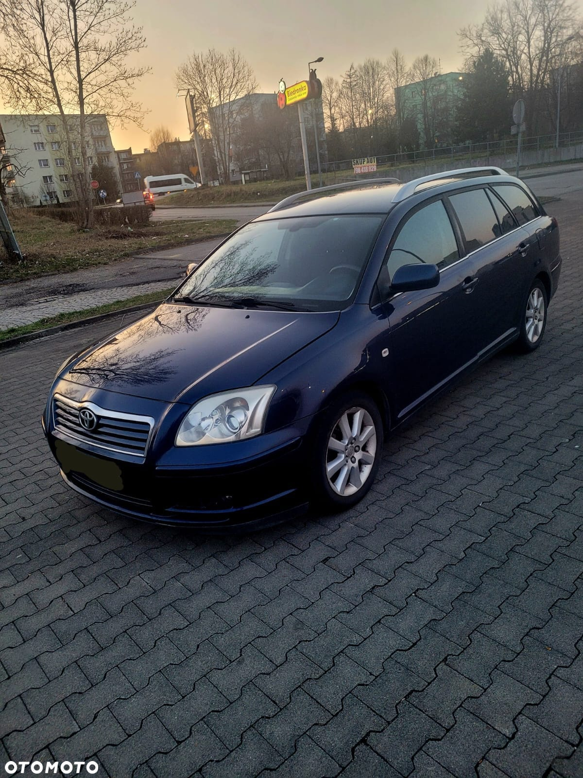 Toyota Avensis - 2