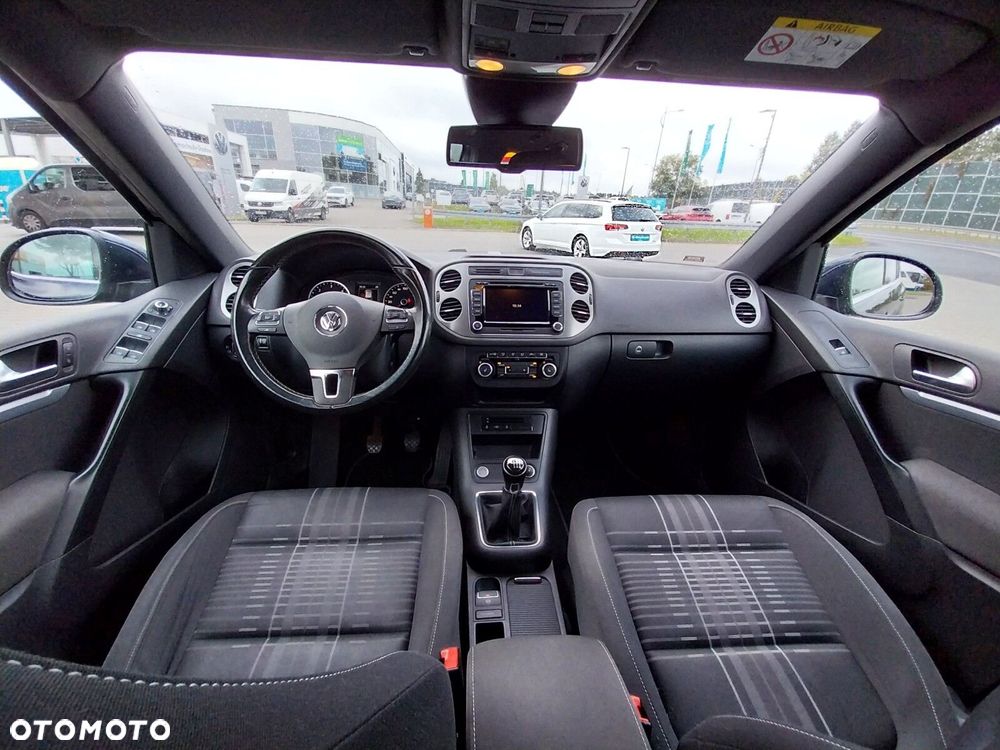 Volkswagen Tiguan - 11