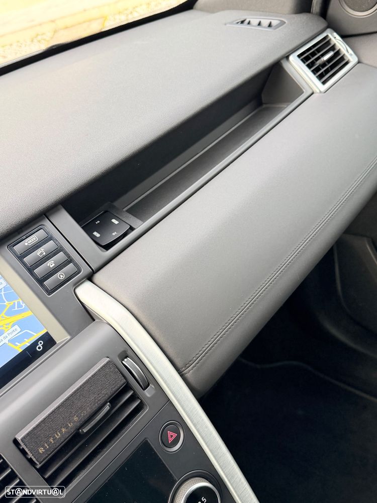 Land Rover Discovery Sport 2.0 TD4 HSE Luxury 7L Auto - 31