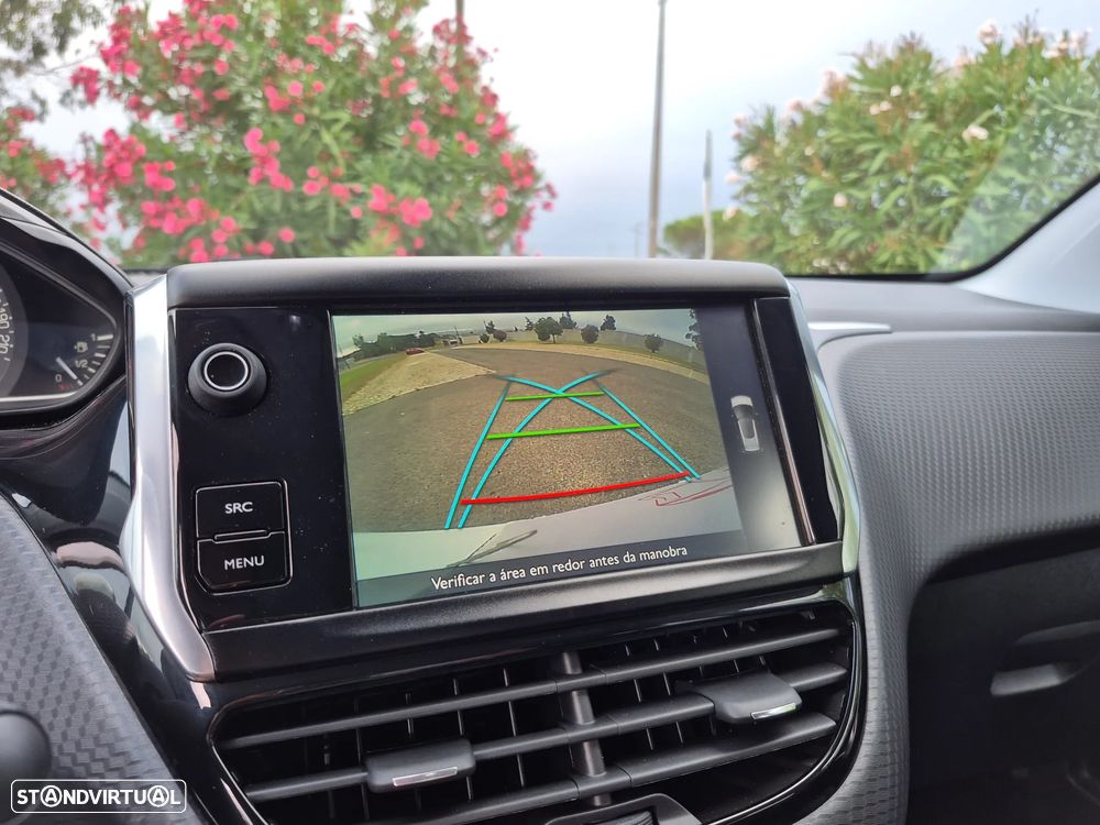 Peugeot 2008 1.2 PureTech Allure EAT6 - 13