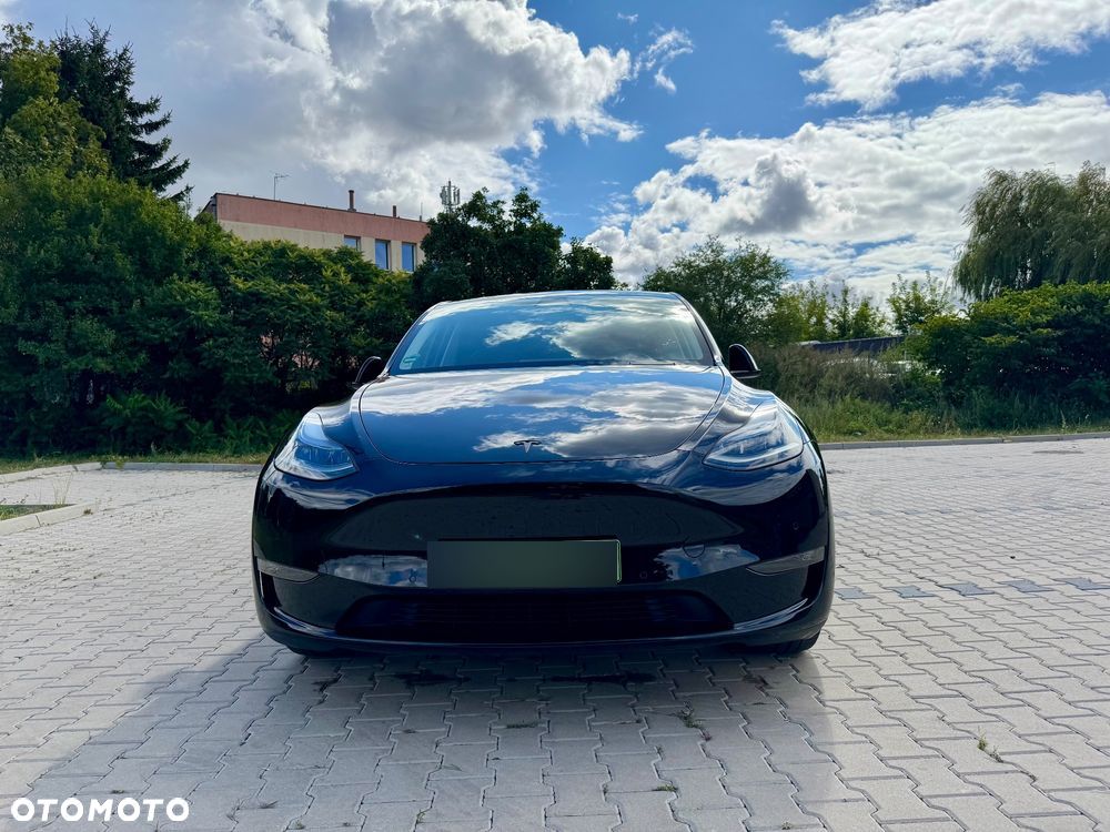 Tesla Y Performance AWD - 2