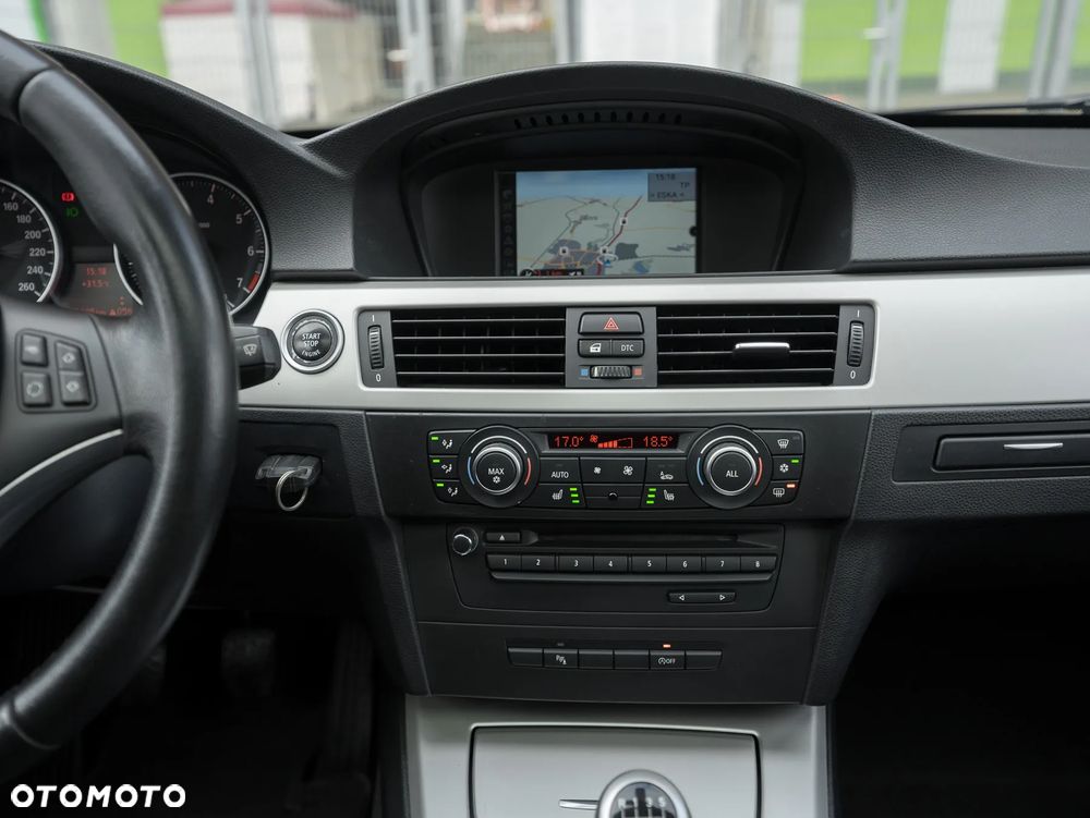 BMW Seria 3 318i Edition Exclusive - 24