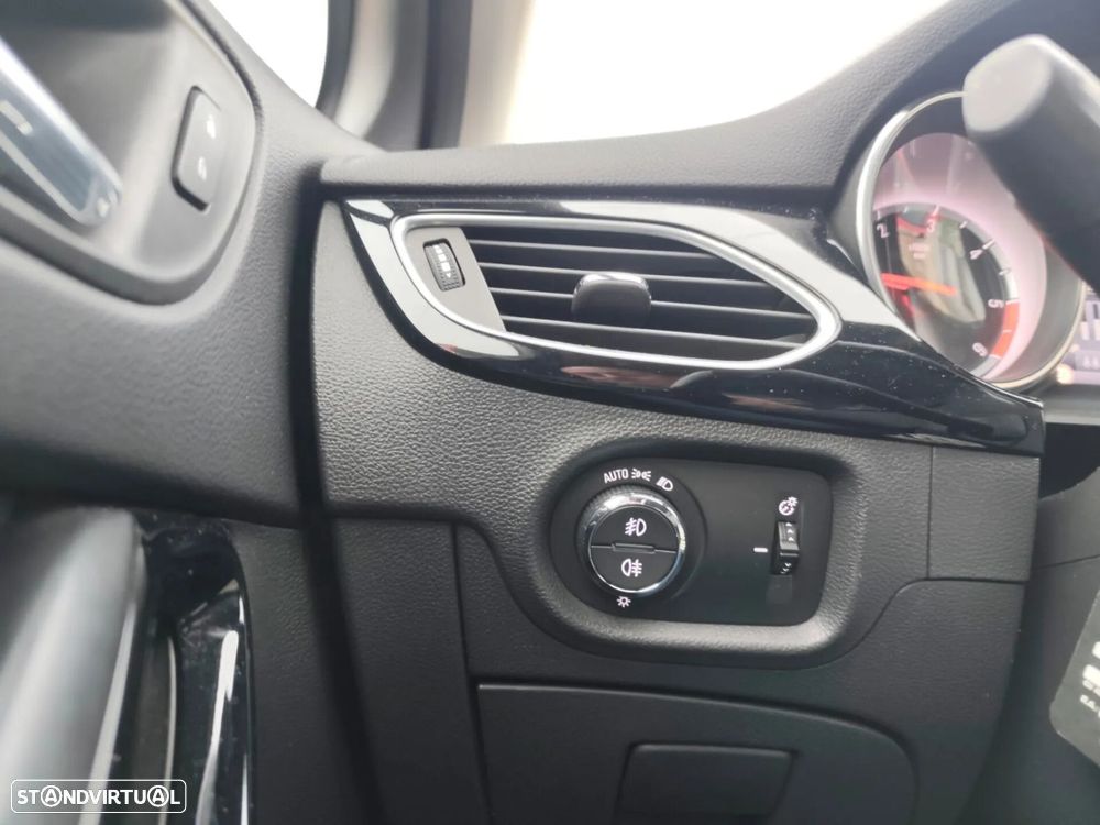 Opel Astra 1.6 CDTi Cosmo Start/Stop - 28