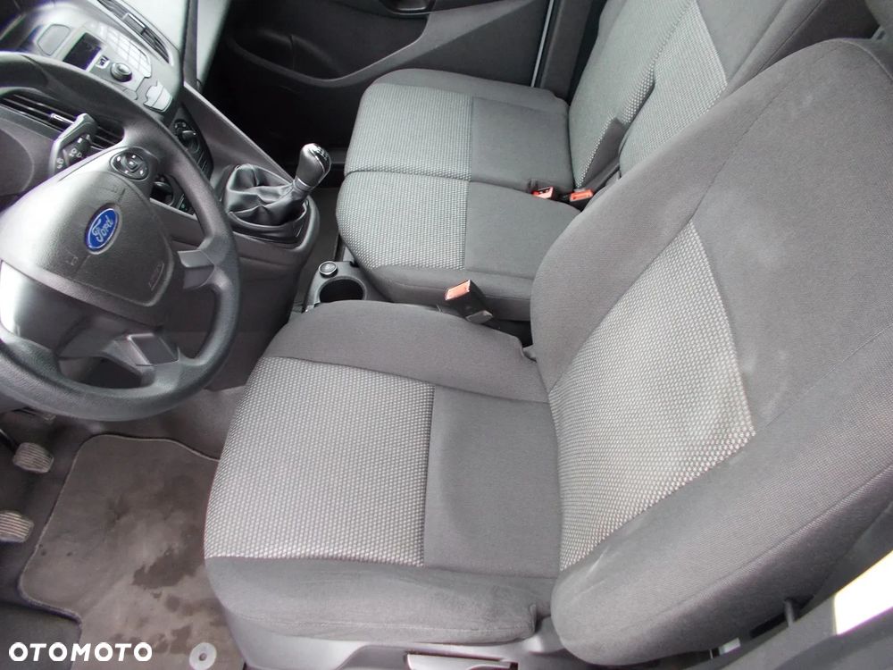 Ford Transit Connect - 18
