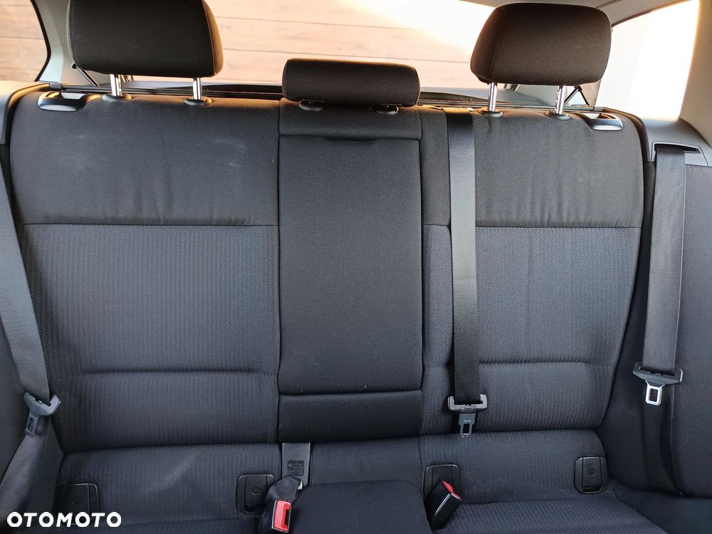 BMW Seria 3 318d - 19