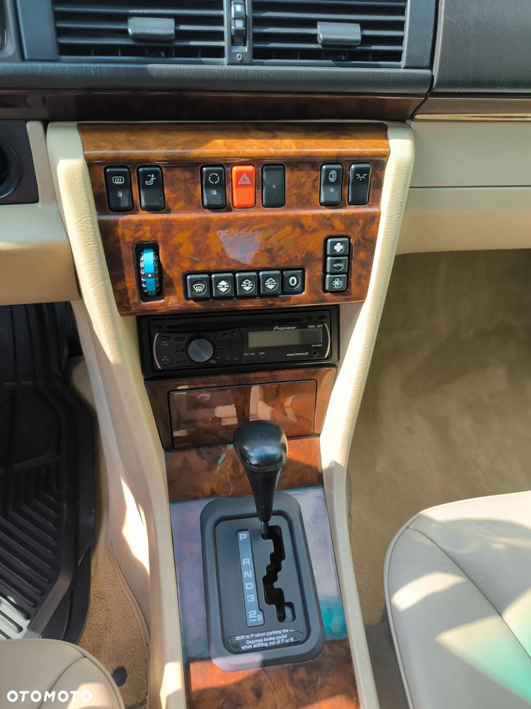 Mercedes-Benz Klasa E 420 - 28