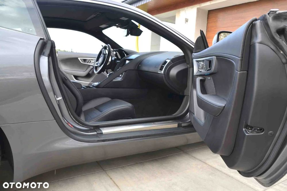 Jaguar F-Type 3.0 V6 S/C Chequered Flag - 14