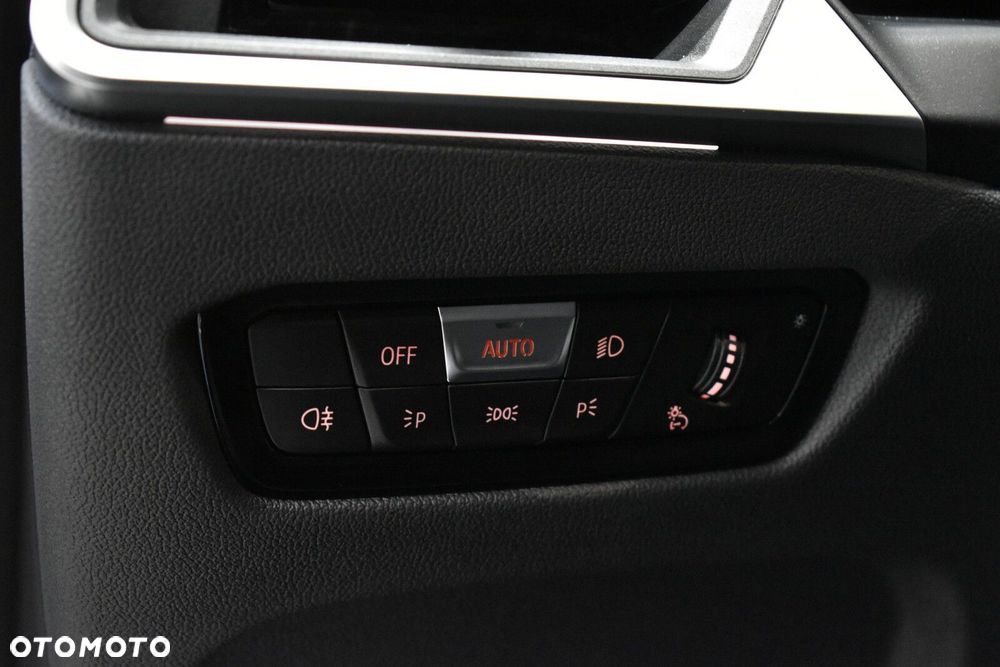 BMW Seria 3 320d xDrive M Sport sport - 10