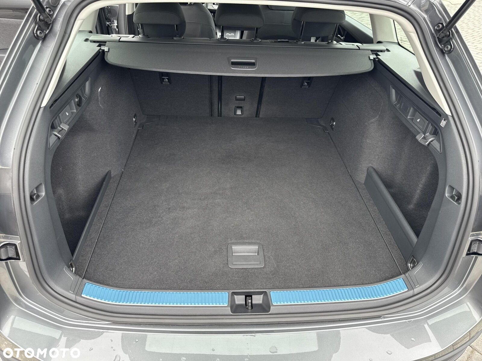 Volkswagen Passat - 17