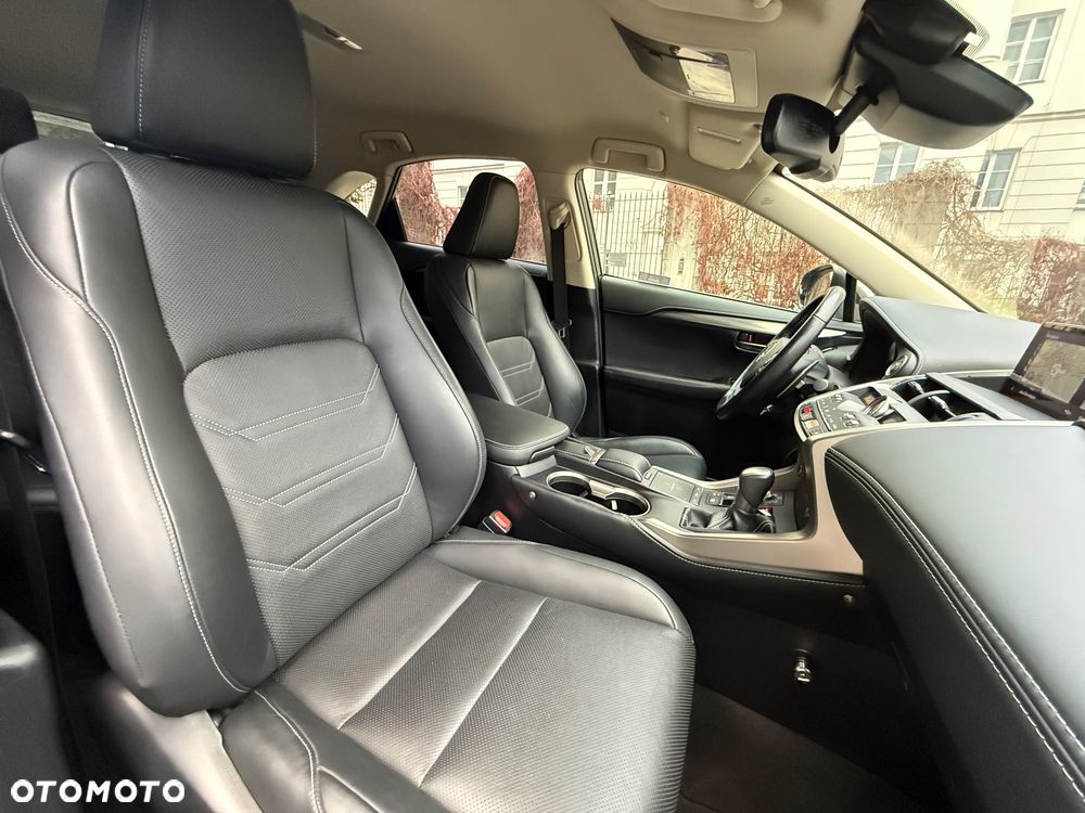 Lexus NX 300h Prestige AWD - 17