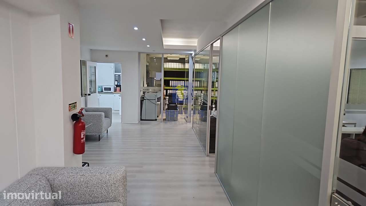Armazém Renovado em Marvila Lisboa com Boa Acessibilidade - Grande imagem: 3/49