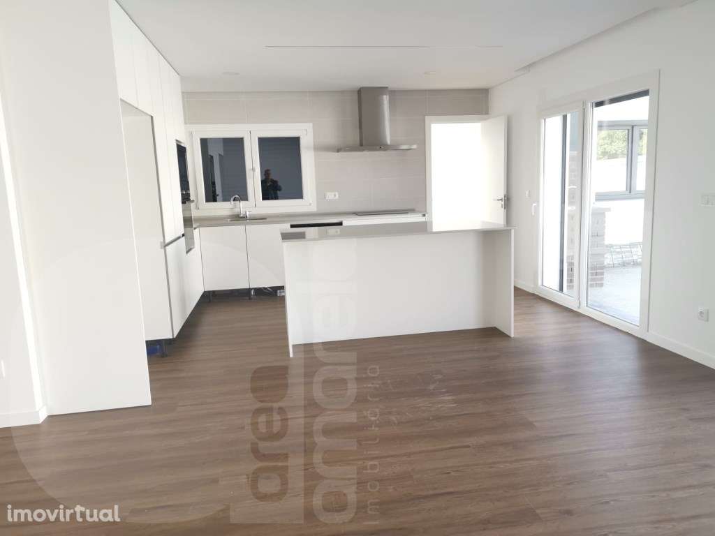 Moradia T4 Fernão Ferro - Grande imagem: 2/16