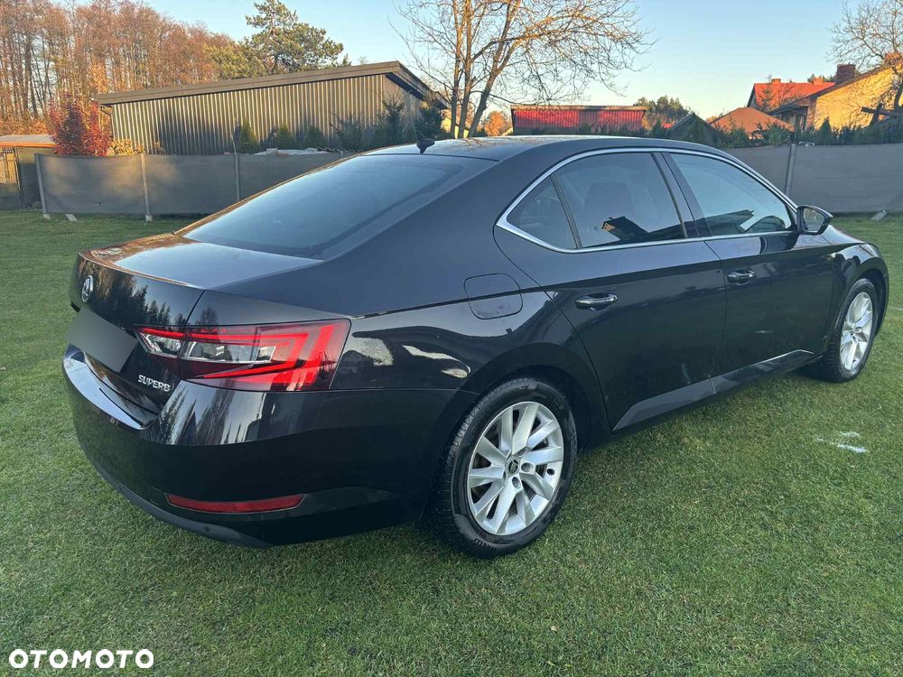 Skoda Superb 2.0 TDI Ambition - 9