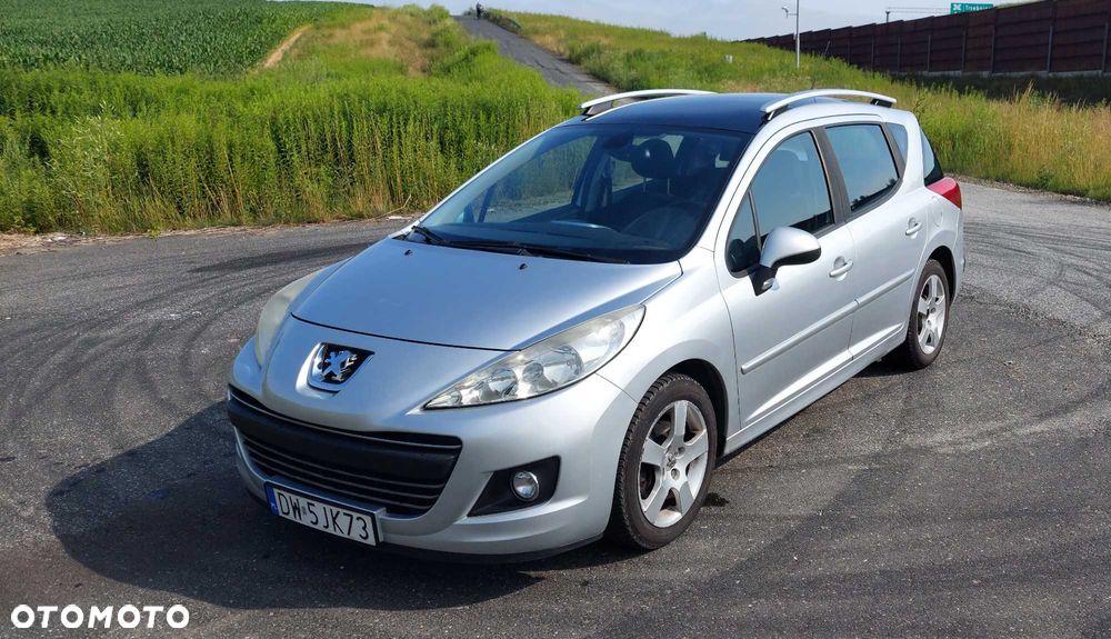 Peugeot 207 - 1