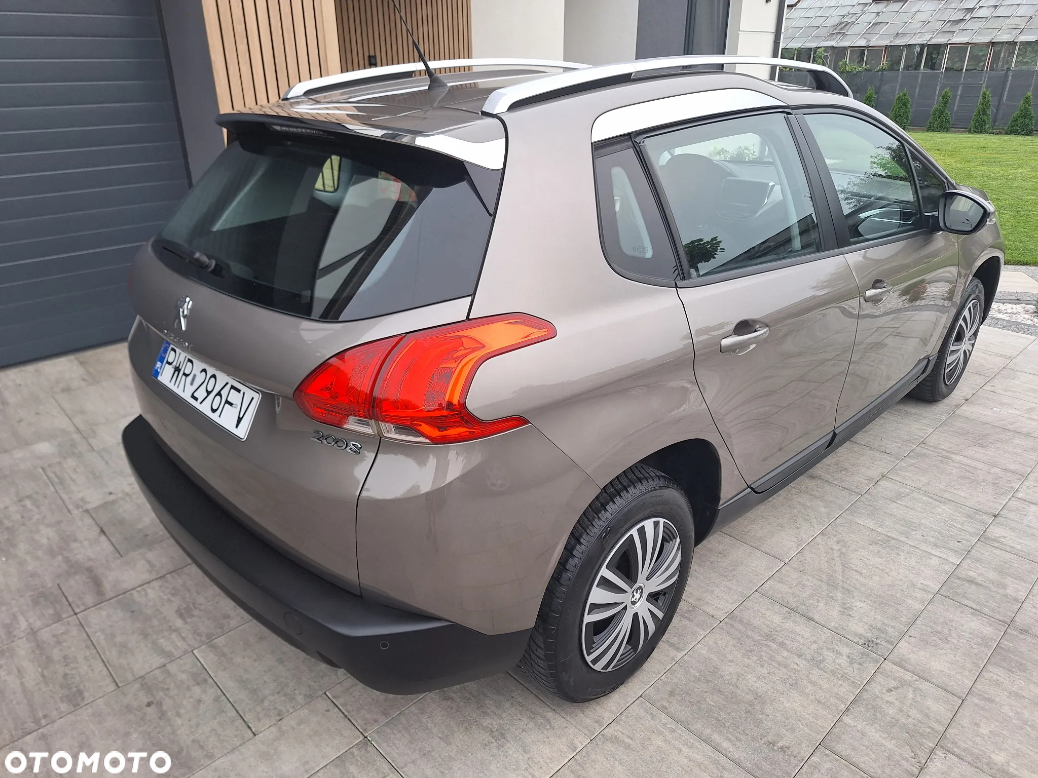Peugeot 2008 - 6