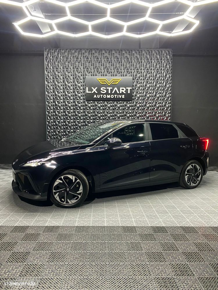 MG MG4 Luxury 49 kWh - 1