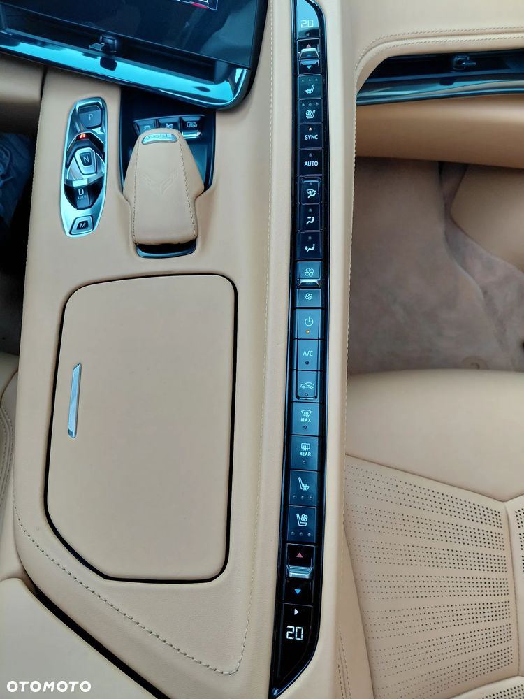 Chevrolet Corvette - 19