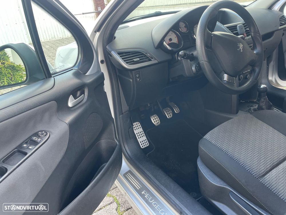 Peugeot 207 1.4 HDi Sport - 23