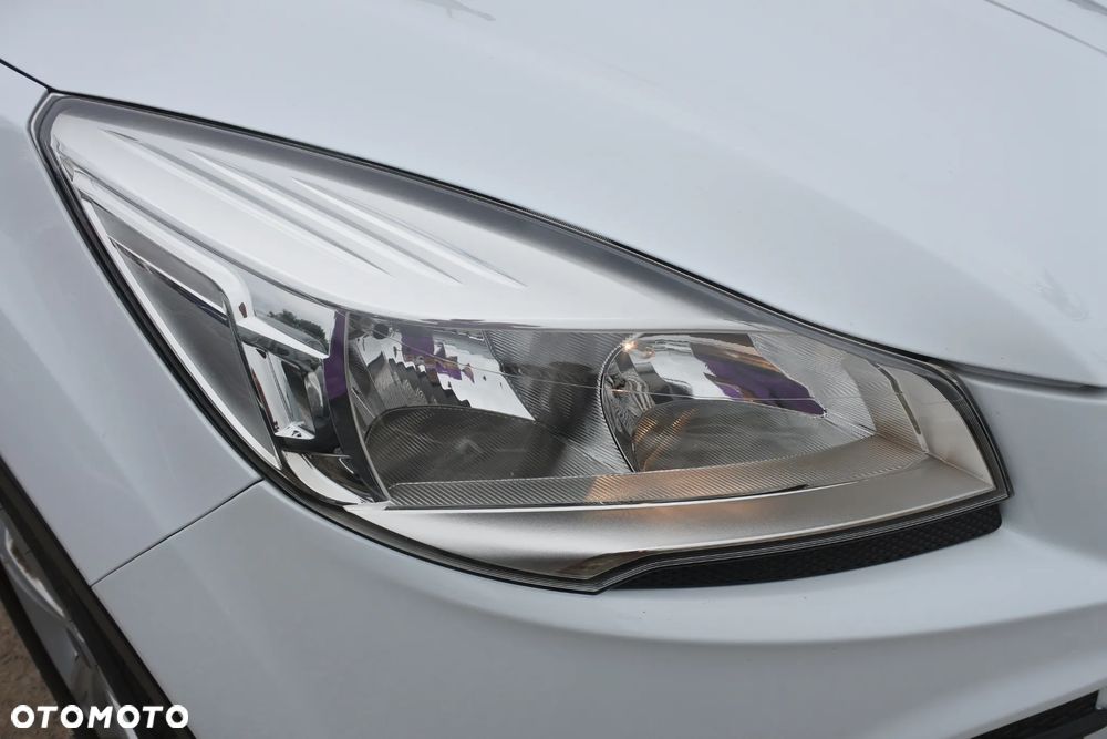 Ford Kuga 2.0 TDCi 2x4 Titanium - 22