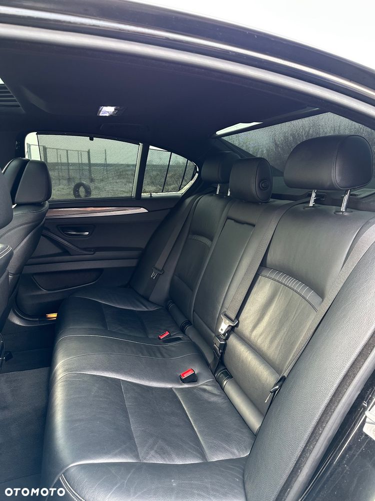 BMW Seria 5 530d Sport-Aut Modern Line - 33