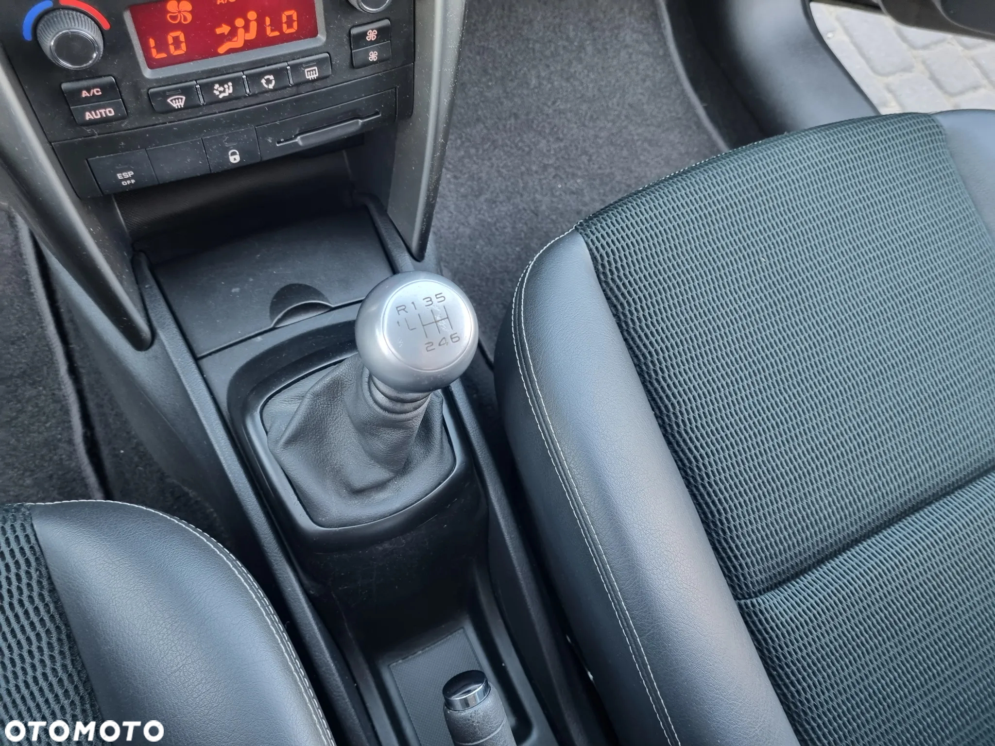 Peugeot 207 110 HDi FAP (Blue Lion) Platinum - 25