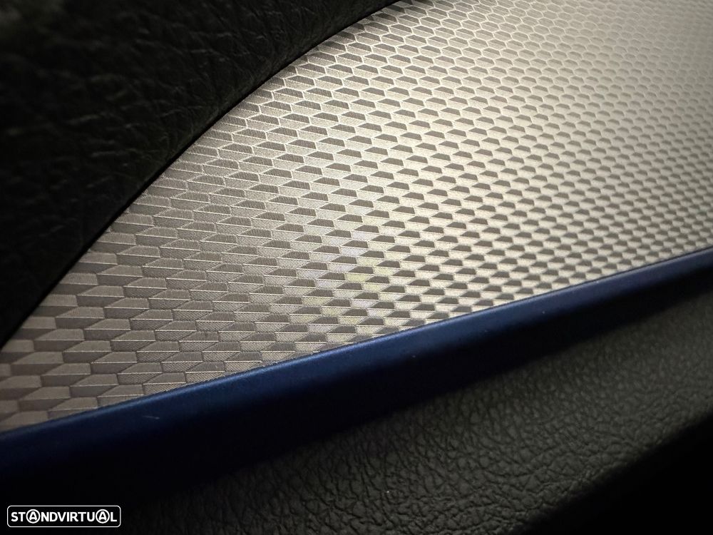 BMW 220 d Cabrio Pack M Auto - 28