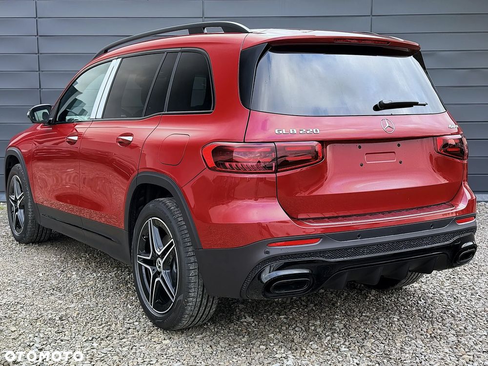 Mercedes-Benz GLB 220 mHEV 4-Matic AMG Line 8G-DCT - 6