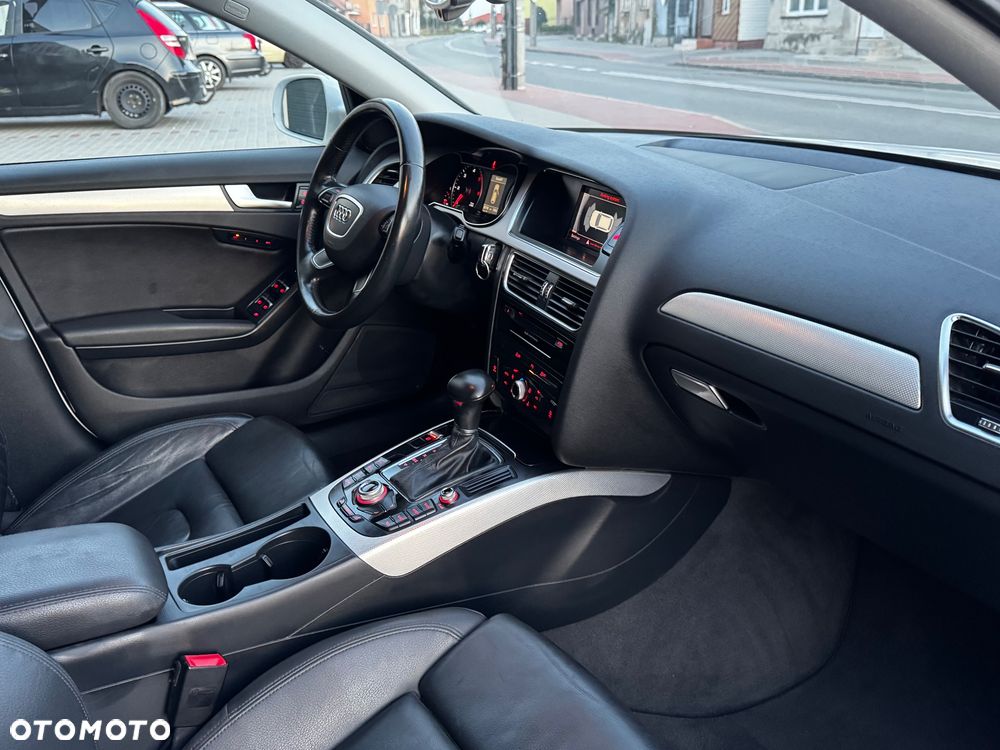Audi A4 Avant 2.0 TDI DPF clean diesel multitronic Ambiente - 37