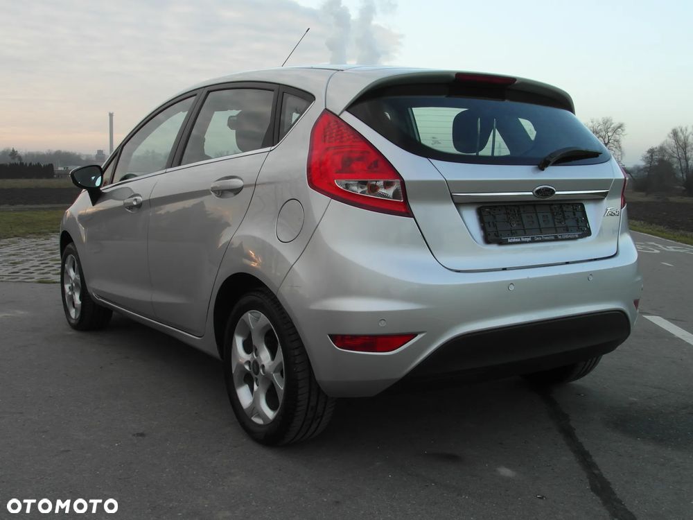 Ford Fiesta 1.25 Celebration - 5