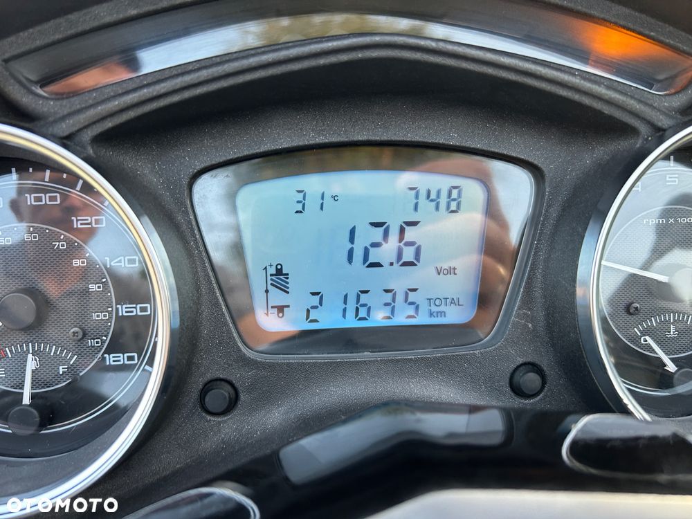 Piaggio X10 - 14