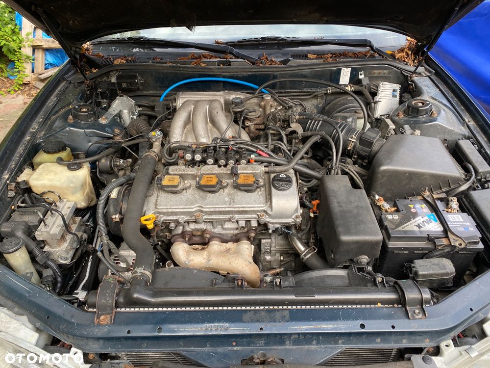 Toyota Camry 3.0 V6 LE - 2